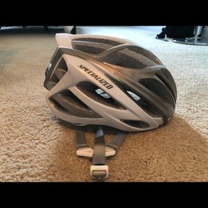 NWT Women’s Cycling Helmet